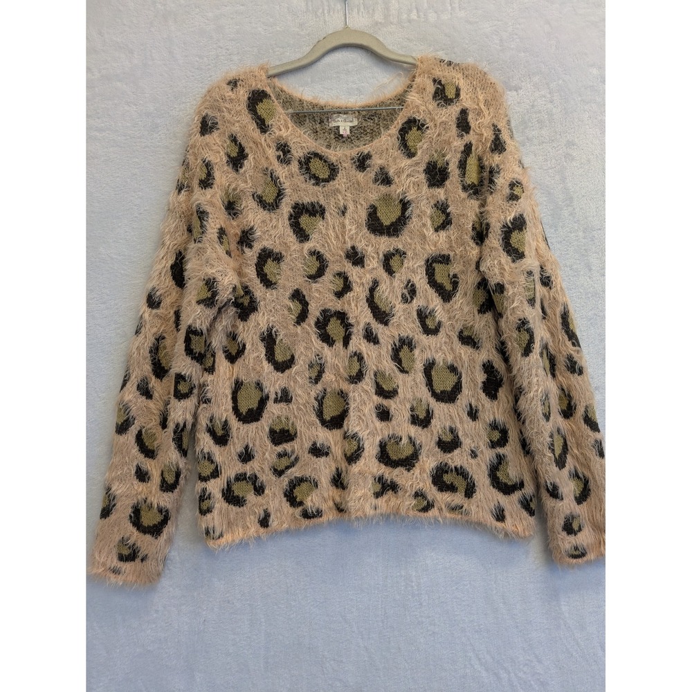Hem & Thread Leopard Print Fuzzy Sweater Size L Long Sleeve‎ Pullover